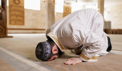 how do i perform sajda tilawah?